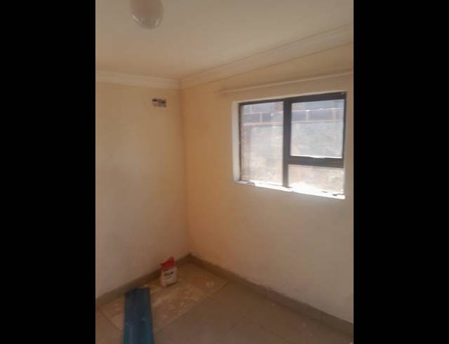 2 BEDROOM HOUSE FOR SALE IN MOFOLO CENTRAL
